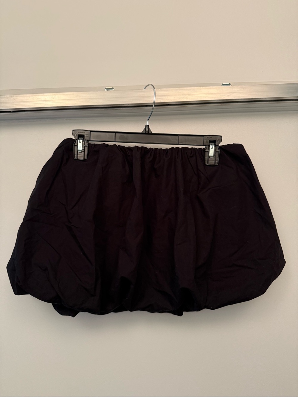 Aritzia Black Bubble Skirt, size XS